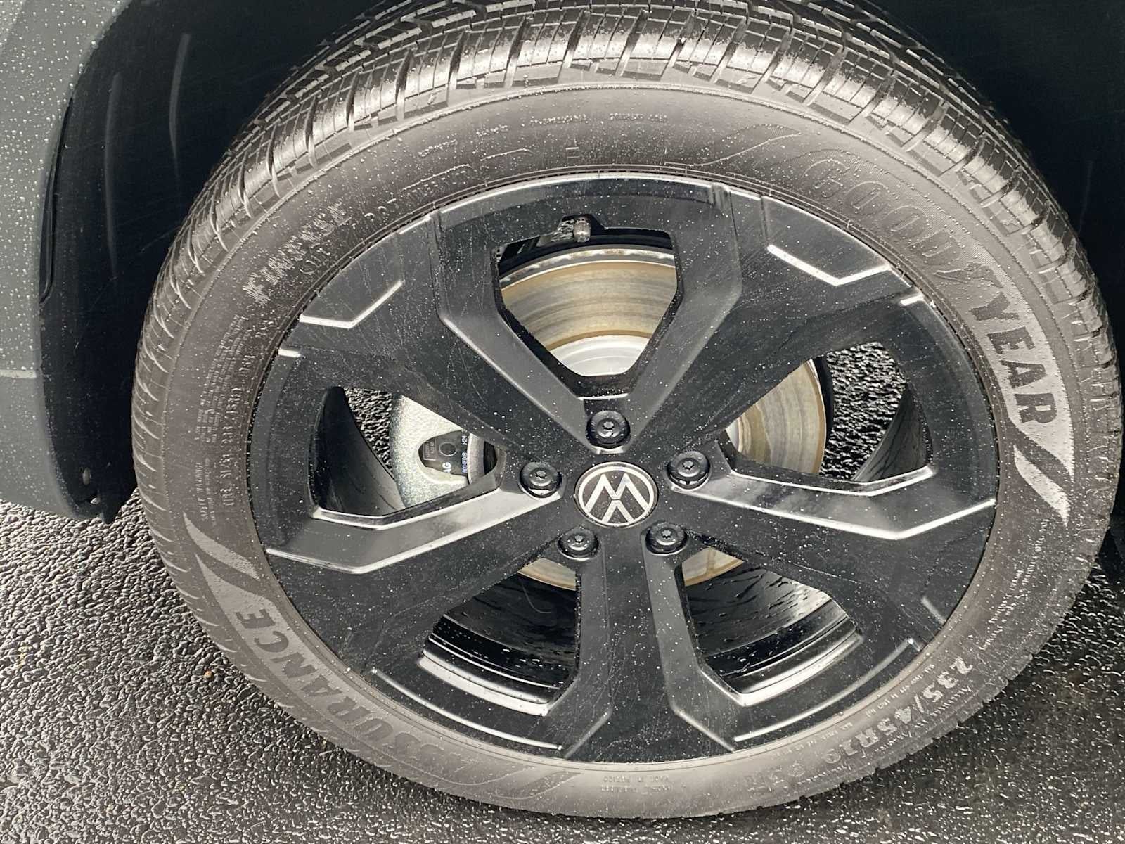 2025 Volkswagen Taos SEL