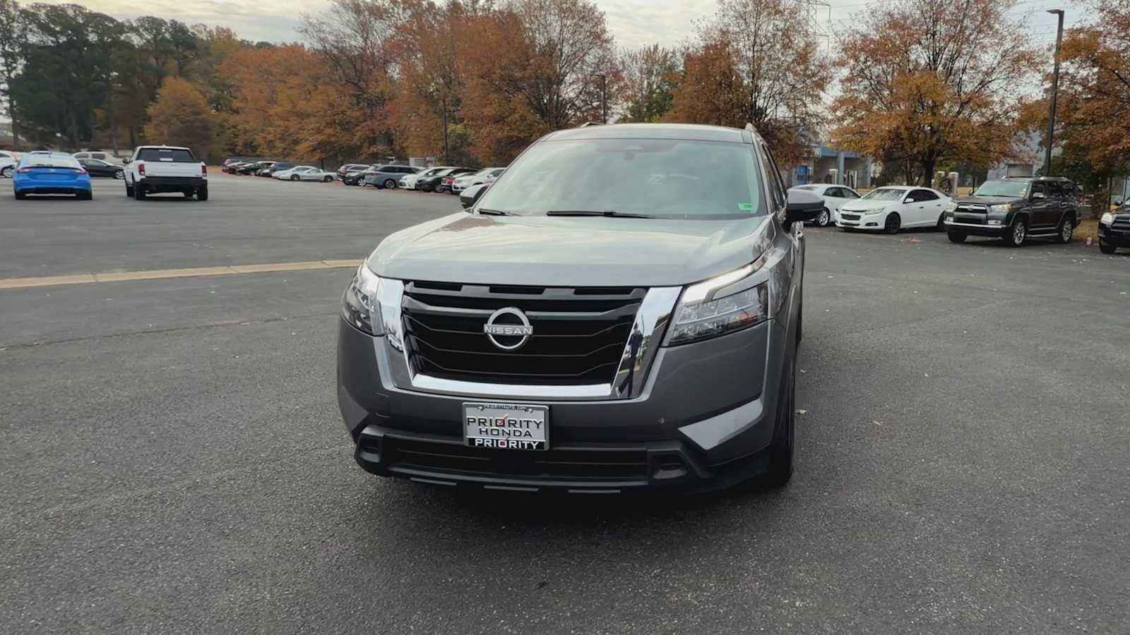 2025 Nissan Pathfinder SV