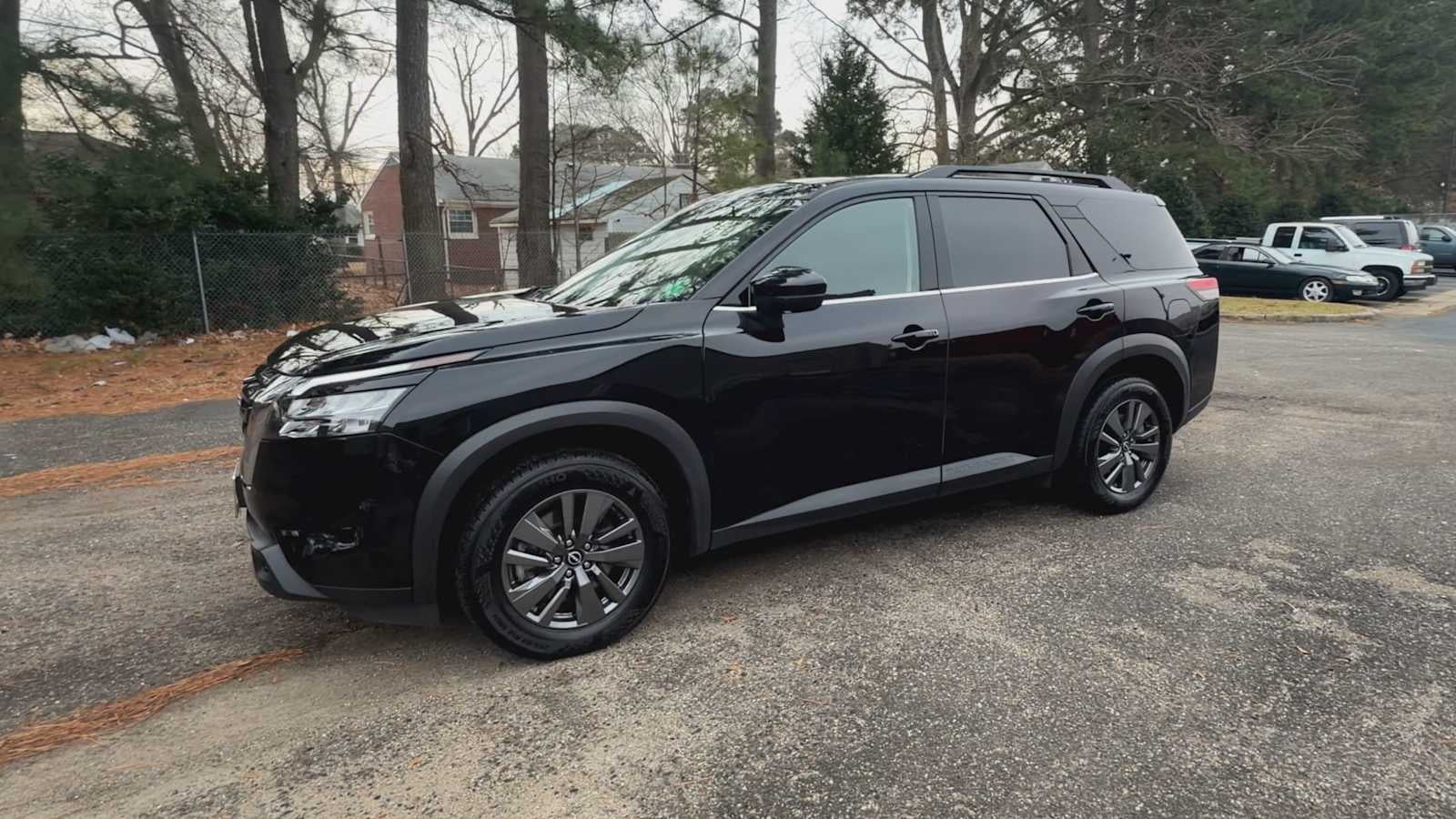 2024 Nissan Pathfinder SV