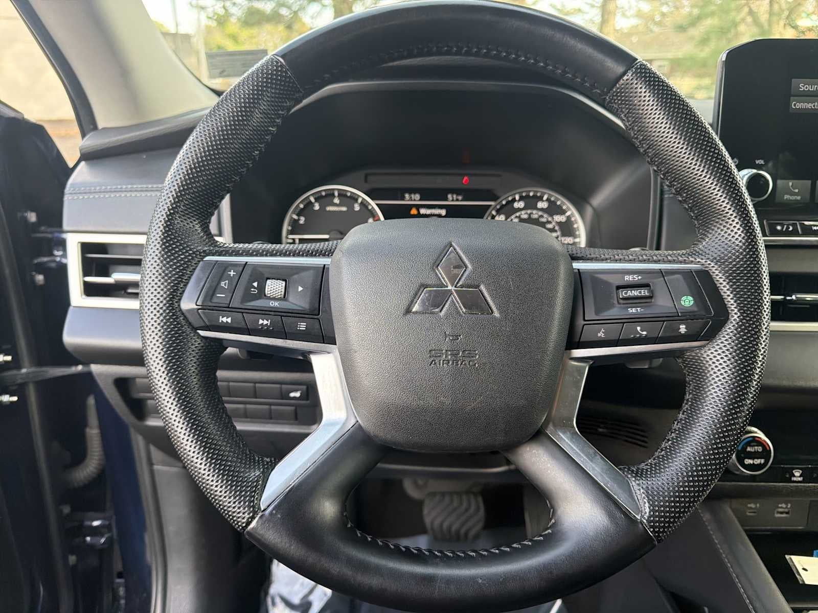 2023 Mitsubishi Outlander SE