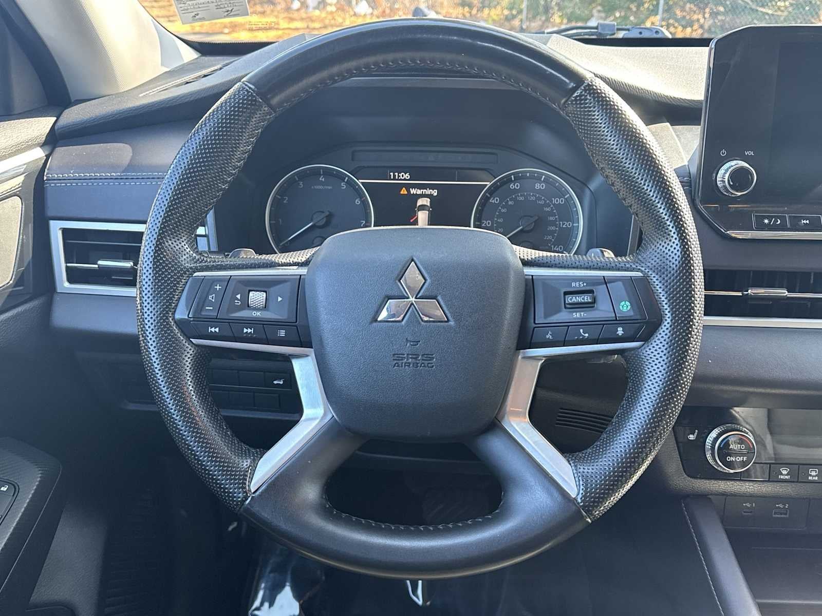 2024 Mitsubishi Outlander SE