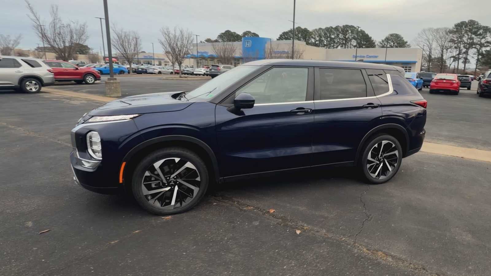 2024 Mitsubishi Outlander SE